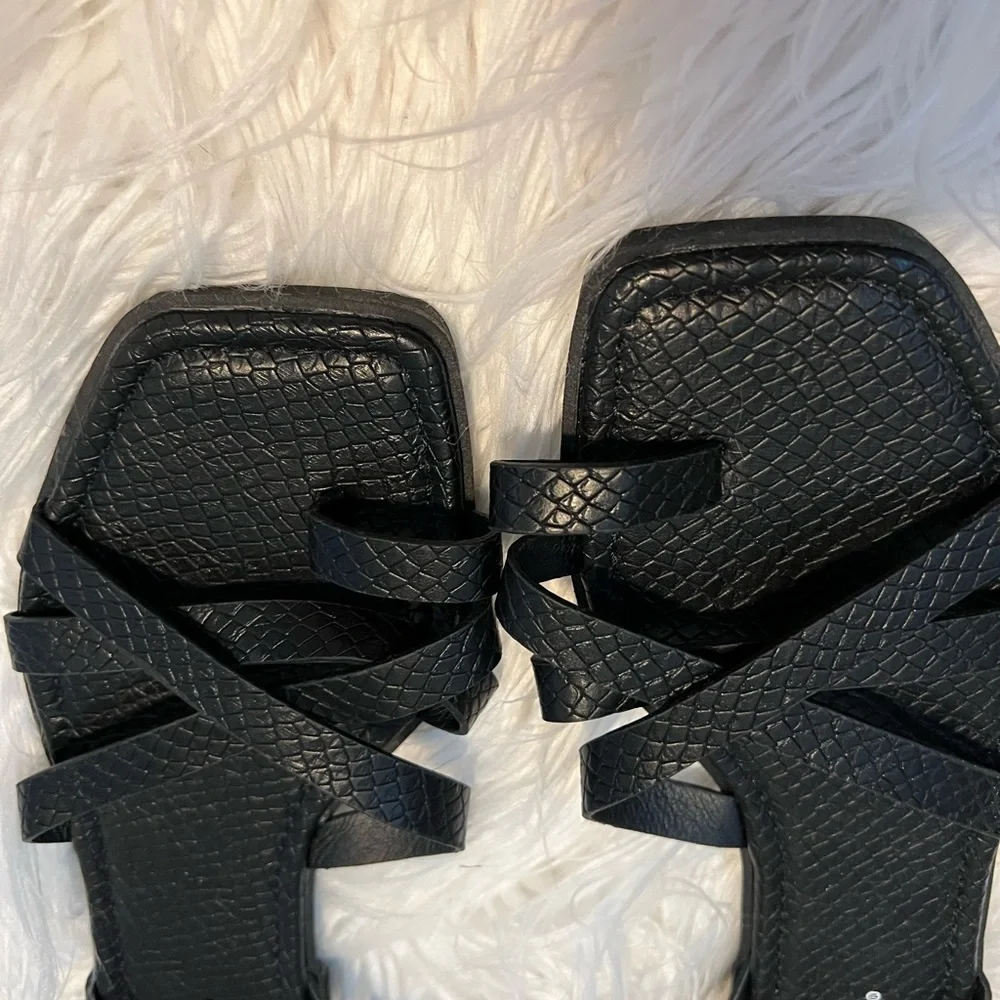 Never worn - Picture 2 of 3